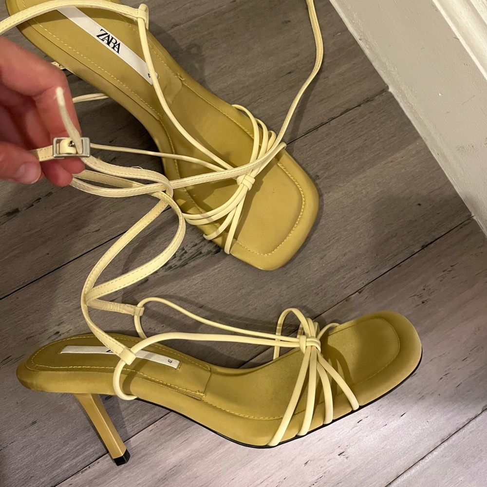 Zara yellow sandals sz 41